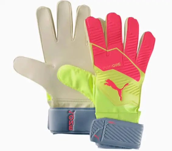 What are the best hybrid goalkeeper gloves - Puma One grip glove