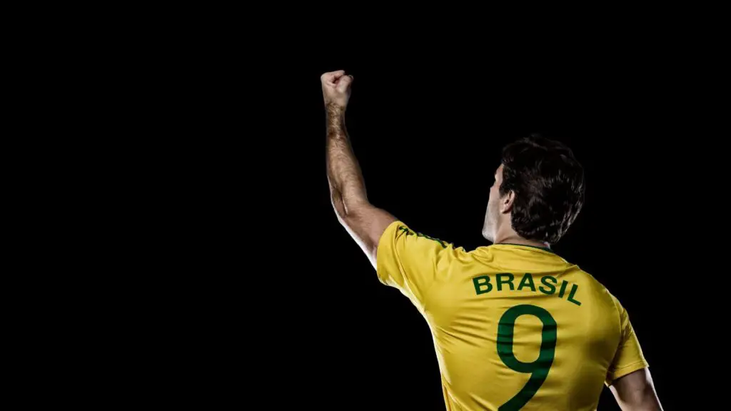 Best soccer positions for short players - Striker wearing the number 9 brazil jersey